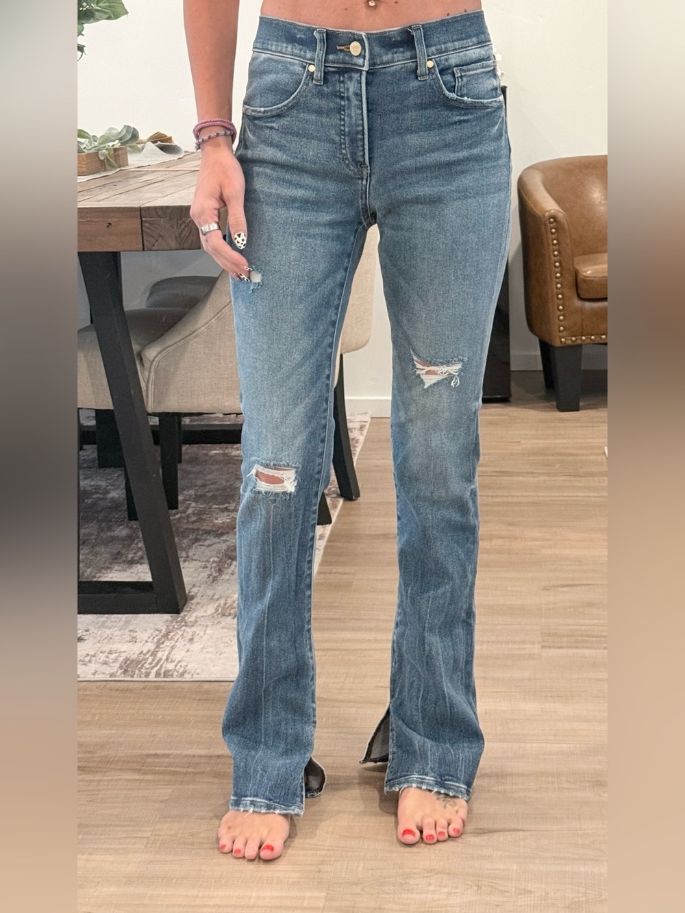 Express Mid Rise Medium Wash Skyscraper Jeans